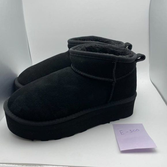 CUSHIONAIRE Women's COZY Genuine Suede pull on platform boot BLACK 8.5W - Picture 2 of 6